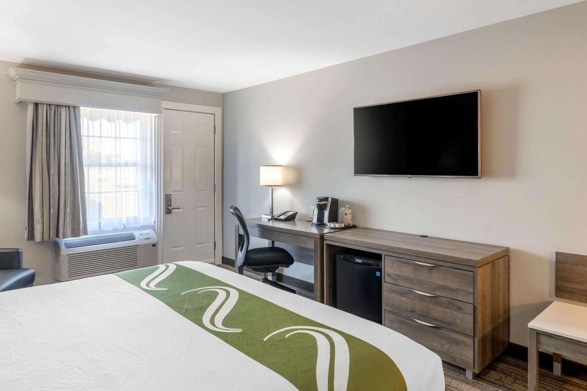 Quality Inn & Suites Amsterdam Fredericton Exterior foto