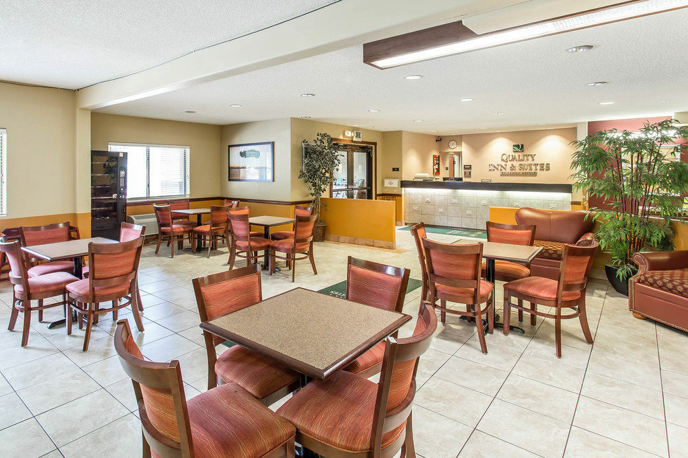 Quality Inn & Suites Amsterdam Fredericton Exterior foto